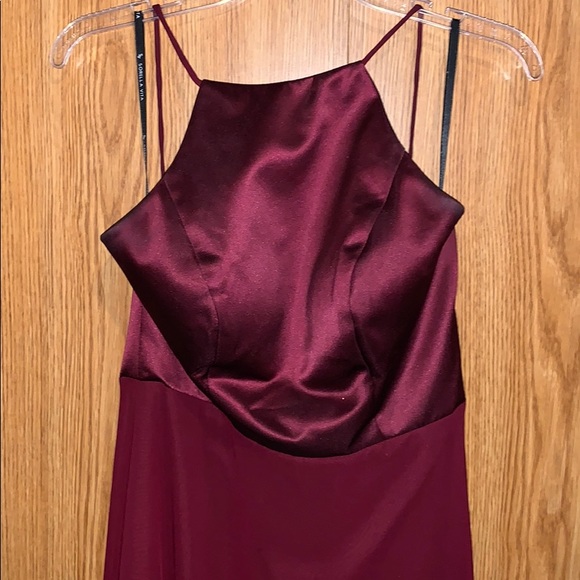SORELLA VITA Dresses & Skirts - Sorella Vita Burgundy Formal/bridesmaids dress 🥀